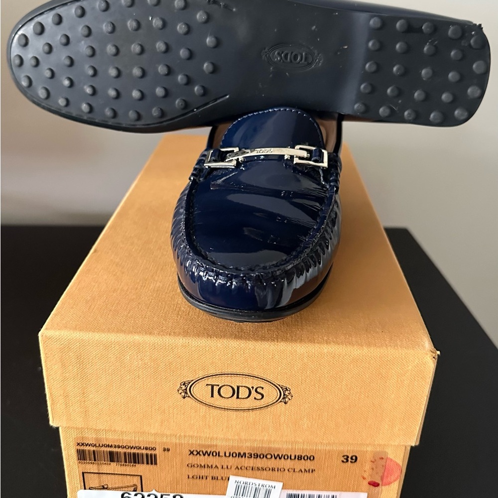 TOD’S Gommino Patent Leather Loafers Navy Blue Size 39 - Excellent Condition box - Picture 7 of 11